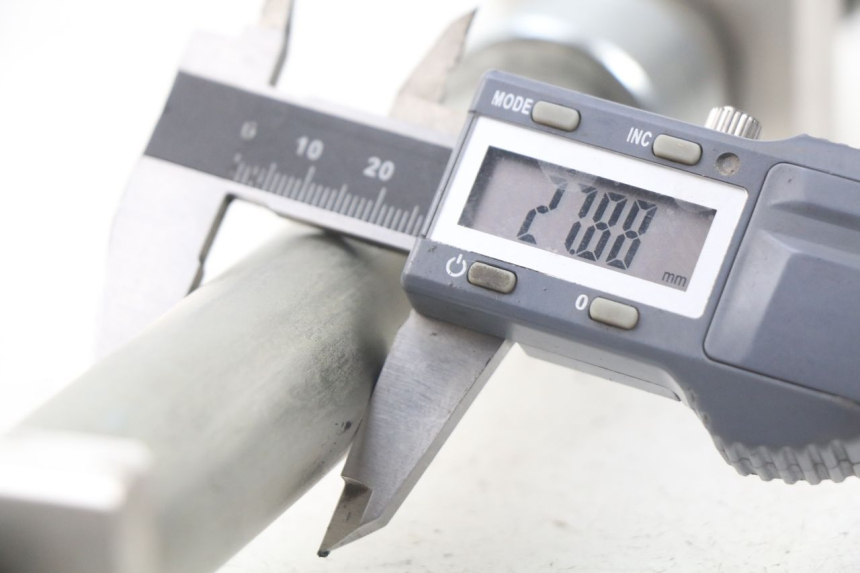 photo de EJE RUEDA TRASERO YAMAHA YP T-MAX TMAX 530 (2017 - 2020)