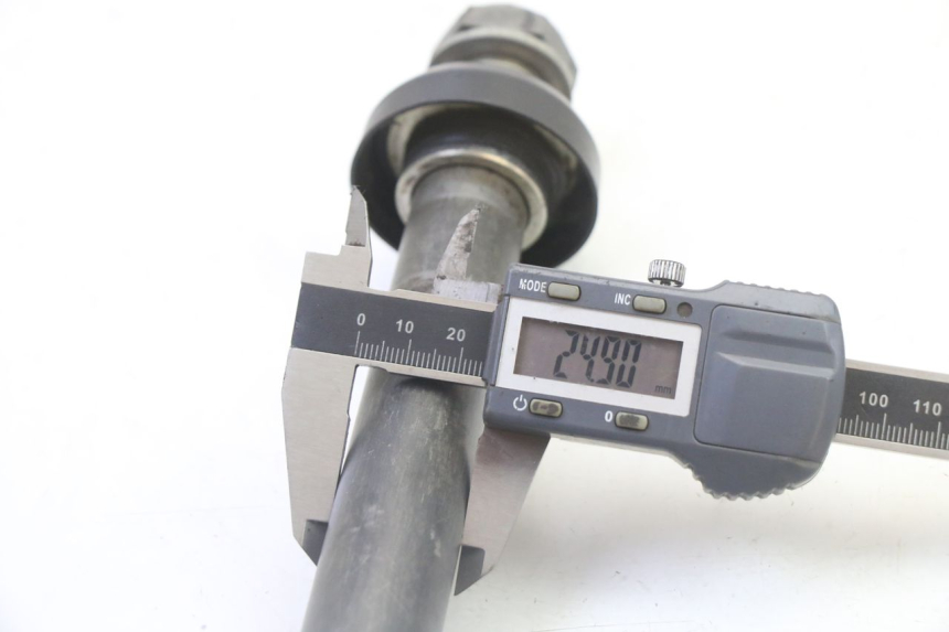 photo de EJE RUEDA TRASERO YAMAHA YZ-F YZF 250 (2014 - 2018)