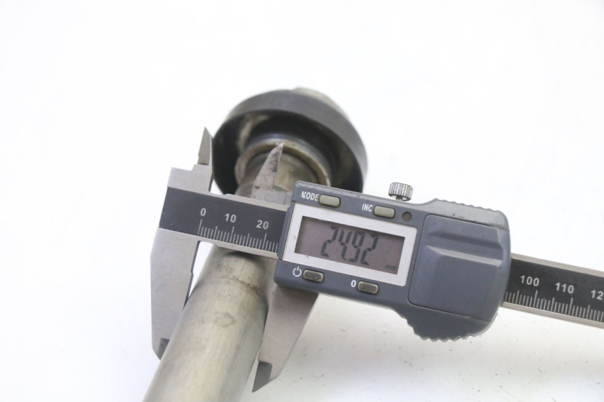 photo de EJE RUEDA TRASERO YAMAHA YZF YZ-F 450 (2014 - 2016)