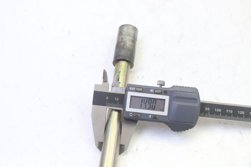 photo de EJE RUEDA DELANTERO HYOSUNG GV AQUILA 125 (2000 - 2004)