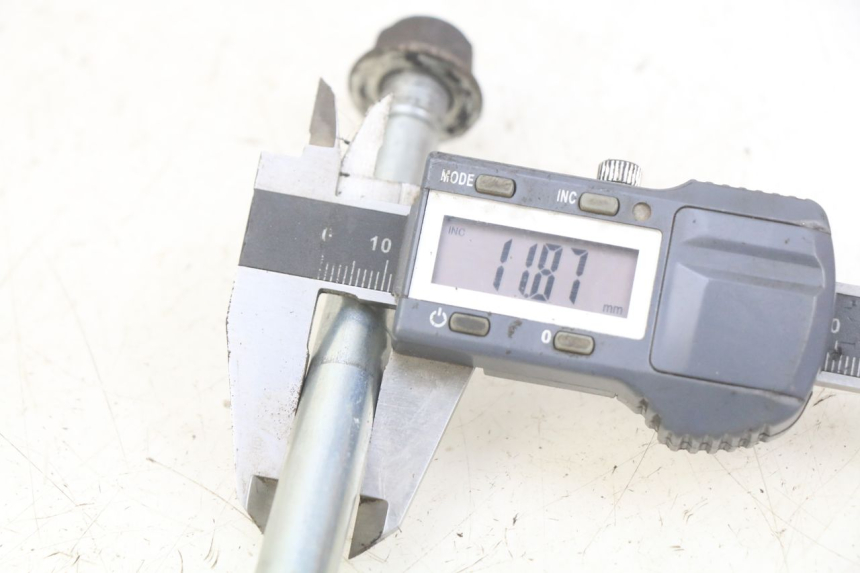 photo de EJE DE LA RUEDA DELANTERA TGB CITY 2 50 (2009 - 2013)