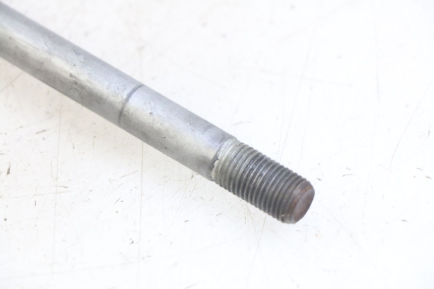 photo de EJE DE LA RUEDA DELANTERA HONDA FES PANTHEON 2T 125 (1998 - 2002)