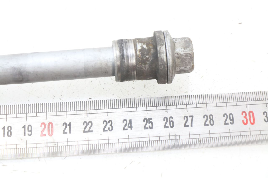 photo de EJE DE LA RUEDA DELANTERA HONDA FES PANTHEON 125 (2003 - 2007)