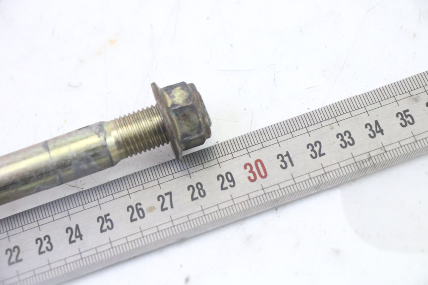 photo de EJE RUEDA DELANTERO STAHO FH 50 (2018 - 2019)