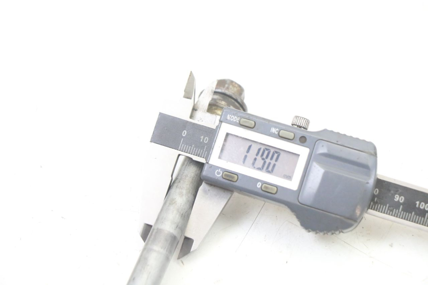 photo de EJE RUEDA DELANTERO HONDA CR 85 (2003 - 2007)