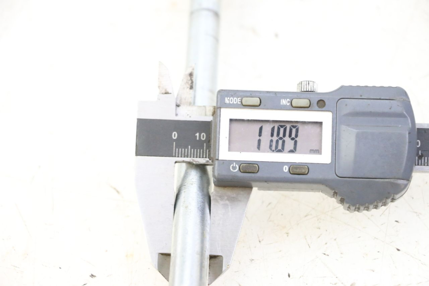 photo de EJE RUEDA DELANTERO KIDEN KD125-G 125 (2018 - 2022)