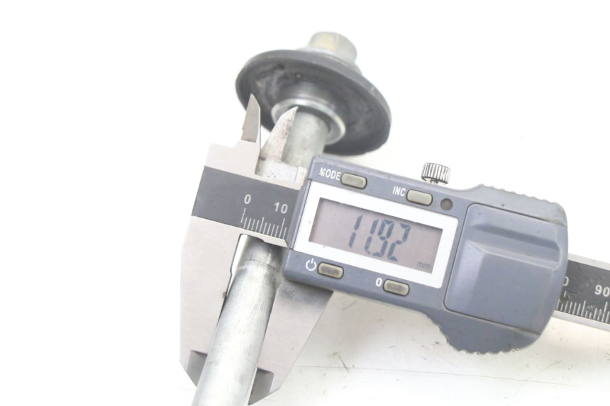 photo de EJE RUEDA DELANTERO KAWASAKI KX 65 (2000 - 2019) - Primer plano técnico