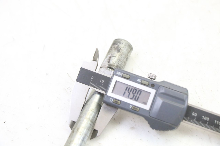 photo de EJE DE LA RUEDA DELANTERA GILERA NEXUS 125 (2009 - 2013)