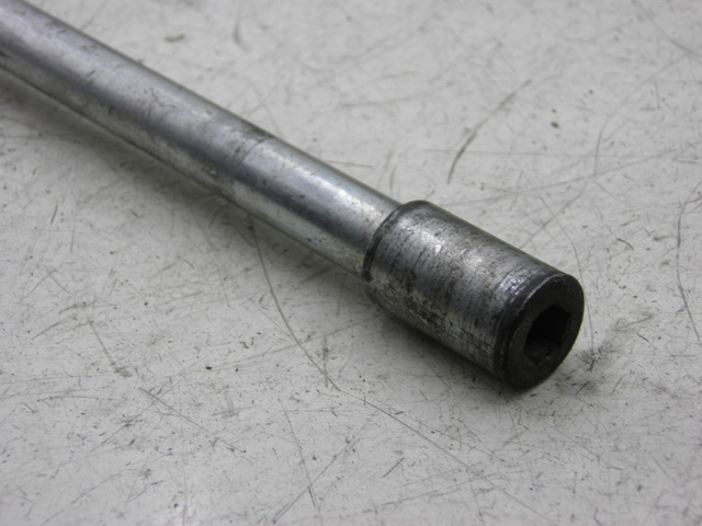 photo de EJE DE LA RUEDA DELANTERA PIAGGIO X8 125 (2004 - 2007)