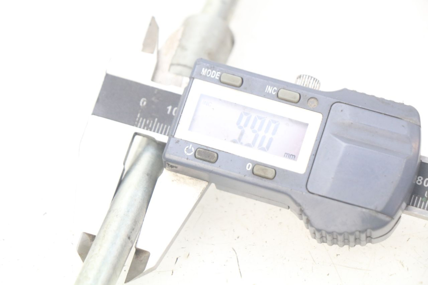 photo de EJE DE LA RUEDA DELANTERA YAMAHA PW 50 (1984 - 2020)