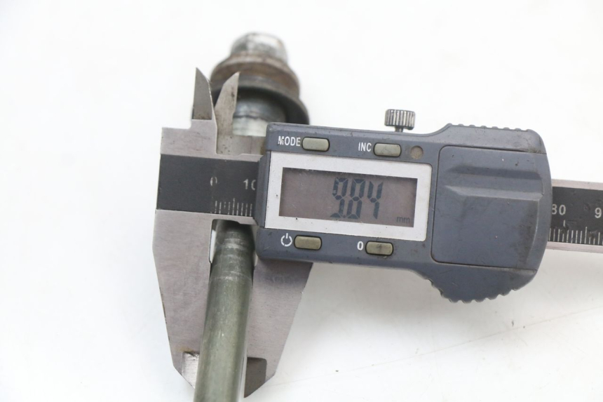 photo de EJE DE LA RUEDA DELANTERA YAMAHA PW 80 (1983 - 2014)