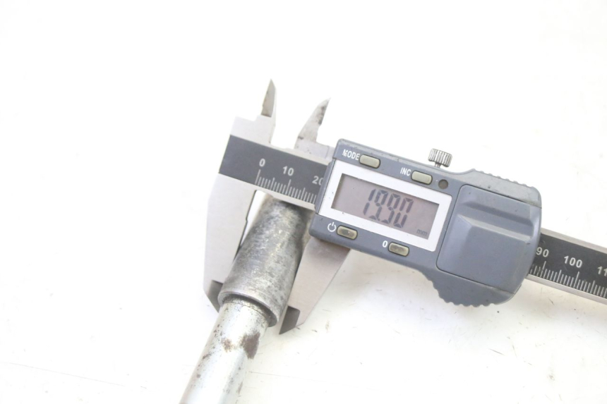 photo de EJE RUEDA DELANTERO GILERA RUNNER SP 50 (2006 - 2008)