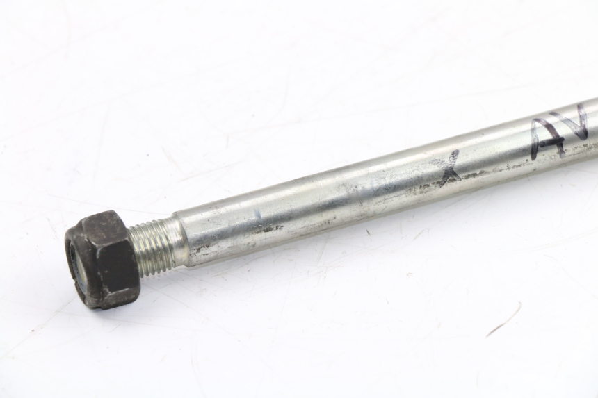 photo de EJE DE LA RUEDA DELANTERA PEUGEOT SATELIS COMPRESSOR K15 125 (2006 - 2009)