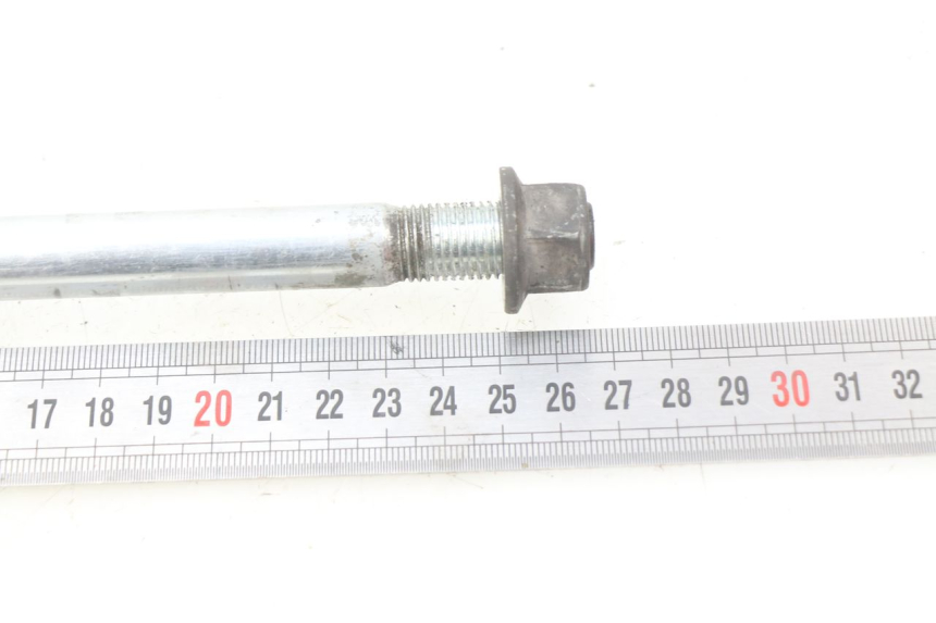 photo de EJE DE LA RUEDA DELANTERA SUZUKI SIXTEEN 125 (2008 - 2010)
