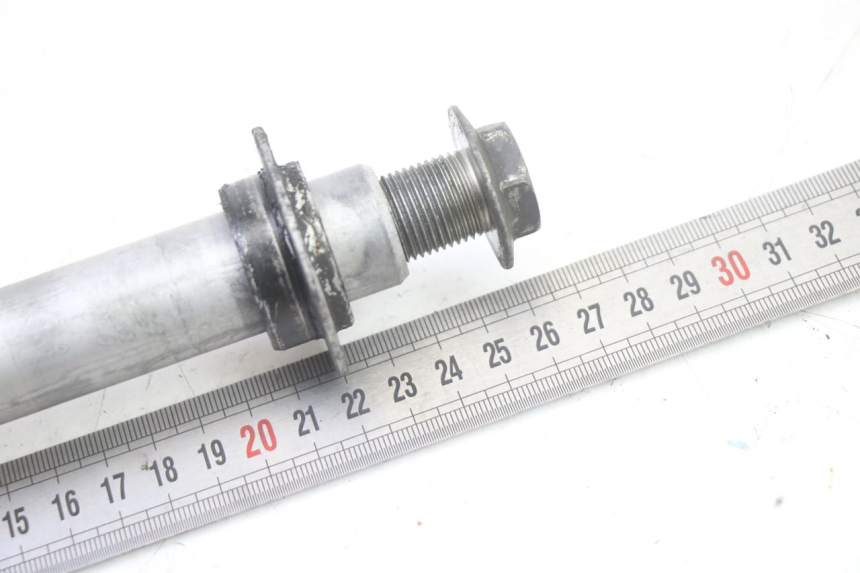 photo de EJE RUEDA DELANTERO HONDA ST PAN EUROPEAN 1300 (2002 - 2013)
