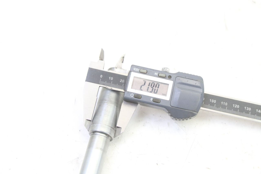 photo de EJE RUEDA DELANTERO SUZUKI SV S 650 (2003 - 2009)