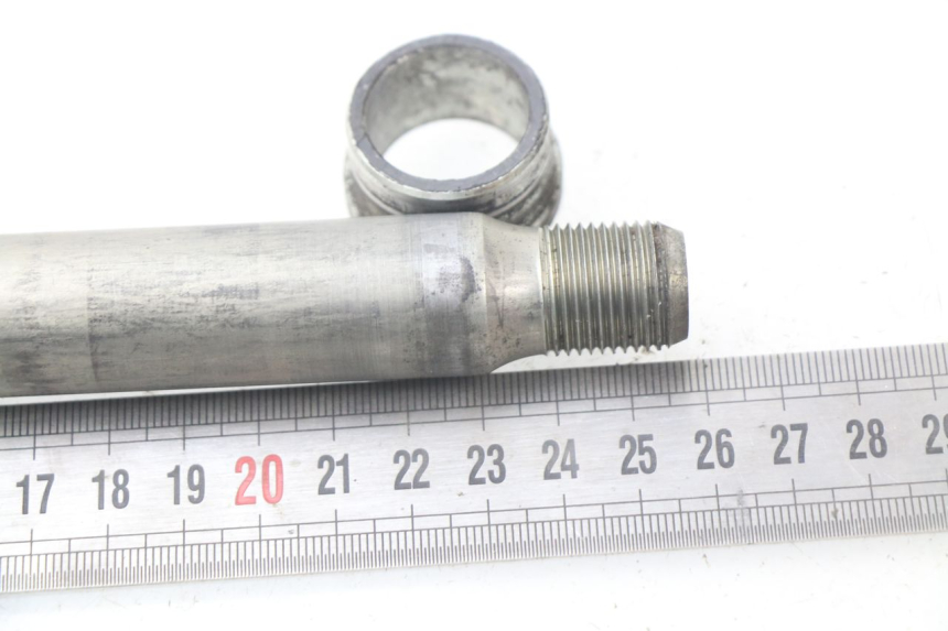 photo de EJE RUEDA DELANTERO YAMAHA TDM ABS 900 (2002 - 2014)