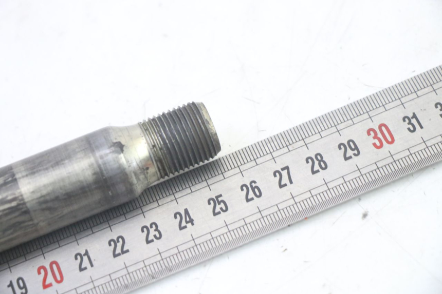 photo de EJE RUEDA DELANTERO YAMAHA TDM ABS 900 (2002 - 2014)
