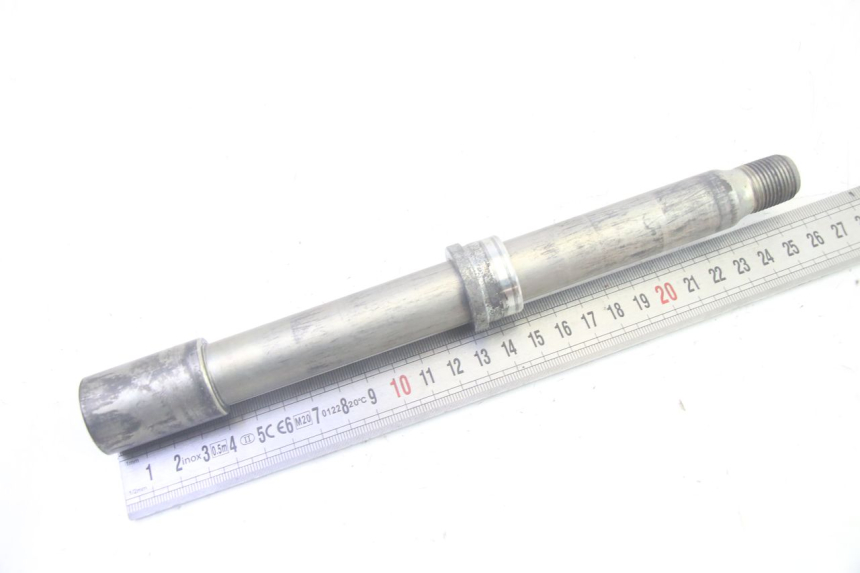 photo de EJE RUEDA DELANTERO YAMAHA TDM ABS 900 (2002 - 2014) - Zoom estado de uso