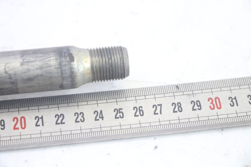 photo de EJE RUEDA DELANTERO YAMAHA TDM ABS 900 (2002 - 2014) - Otra perspectiva