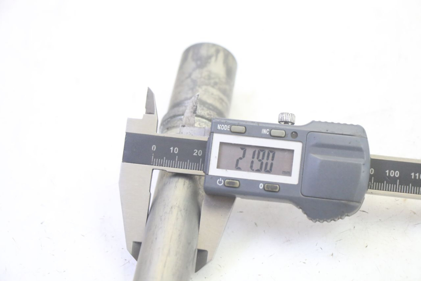 photo de EJE RUEDA DELANTERO YAMAHA TDM ABS 900 (2002 - 2014) - Vista general del producto