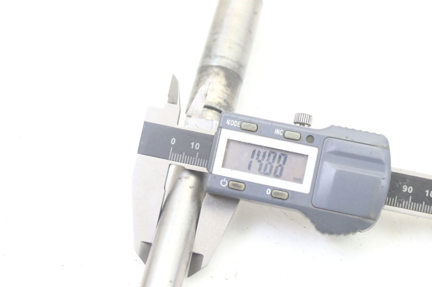 photo de EJE DE LA RUEDA DELANTERA YAMAHA X-MAX XMAX 125 (2010 - 2014)