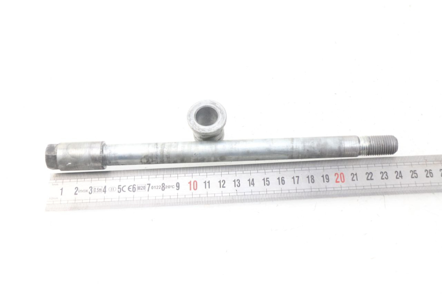 photo de EJE RUEDA DELANTERO HONDA XLV VARADERO 125 (2000 - 2006)