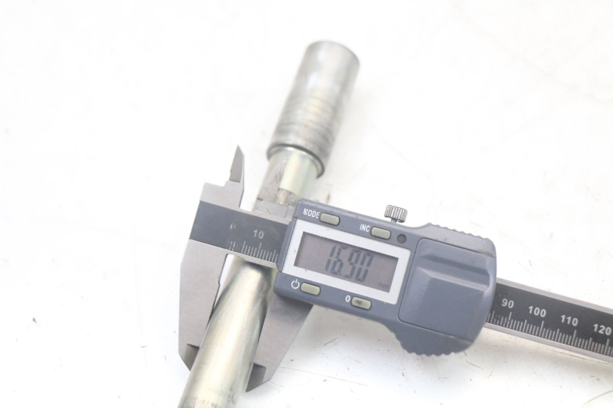 photo de EJE DE LA RUEDA DELANTERA YAMAHA XT X 660 (2004 - 2016)