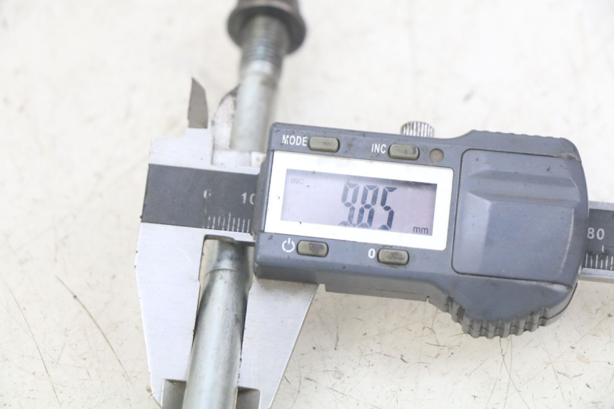 photo de EJE DE LA RUEDA DELANTERA YAMAHA BW'S EASY 50 (2013 - 2016)