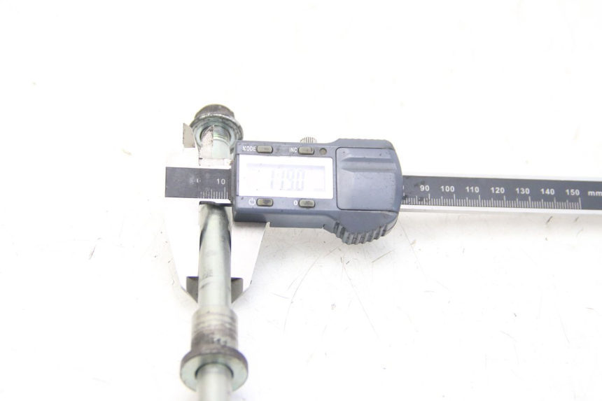 photo de EJE DE LA RUEDA DELANTERA YAMAHA HW XENTER 125 (2011 - 2017)