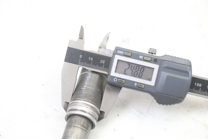 photo de EJE RUEDA DELANTERO YAMAHA YZ-F YZF 250 (2007 - 2013)