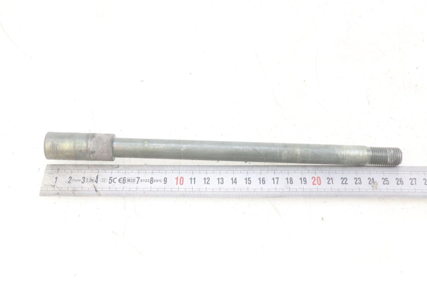 photo de EJE DE LA RUEDA DELANTERA YAMAHA YP MAJESTY 400 (2004 - 2008)