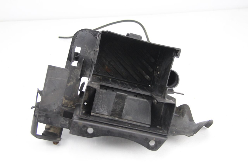 photo de CAJA BATERIA HONDA CBR F SC21 1000 (1986 - 1992)