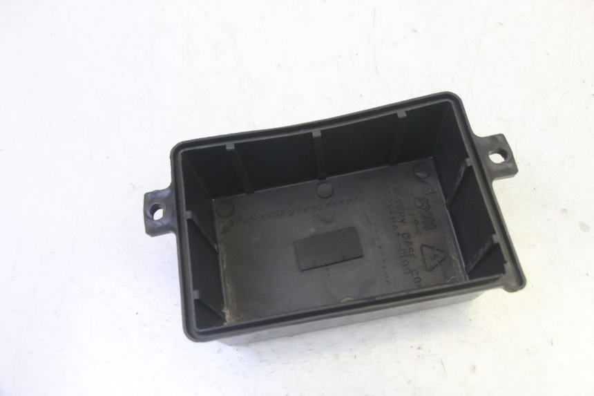 photo de CAJA BATERIA SYM ORBIT III 3 4T 50 (2021 - 2025) - Detalle de la pieza