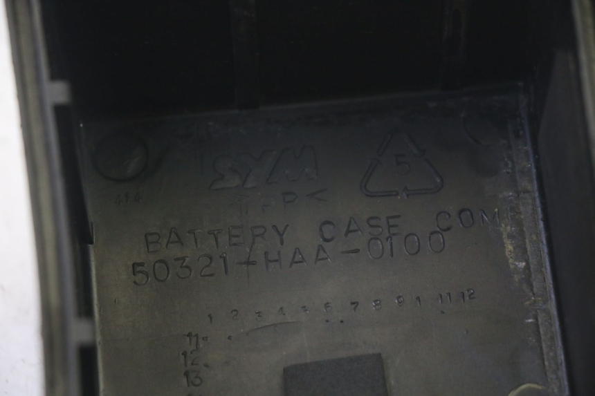 photo de CAJA BATERIA SYM ORBIT III 3 4T 50 (2021 - 2025) - Zoom estado de uso