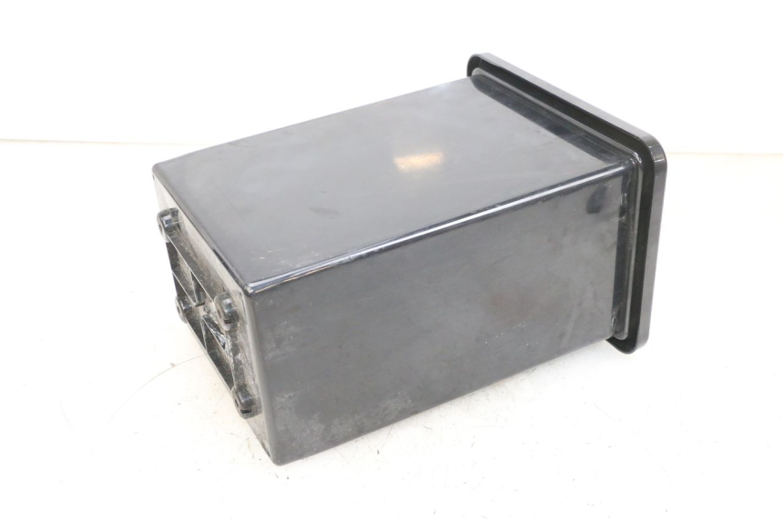 photo de BAÚL DE BATERÍA EFUN PUSA 1 - Detalle de la pieza