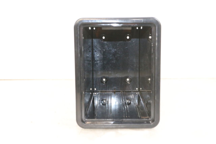 photo de BAÚL DE BATERÍA EFUN PUSA 1 - Primer plano técnico