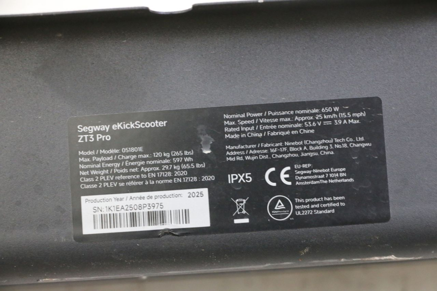 photo de CAJA BATERIA SEGWAY NINEBOT ZT3 PRO 1
