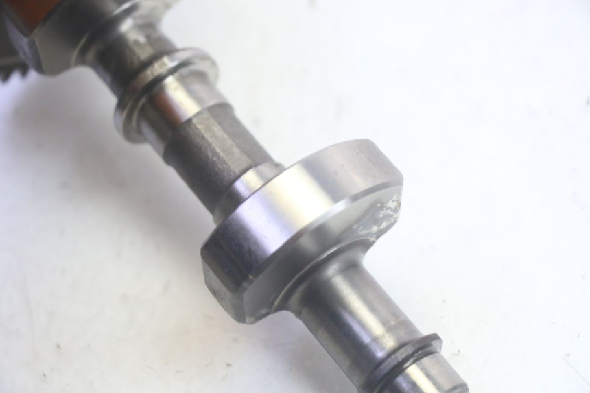 photo de SOPORTE MOTOR SUZUKI BURGMAN EXECUTIVE ABS 650 (2006 - 2012) - Primer plano técnico