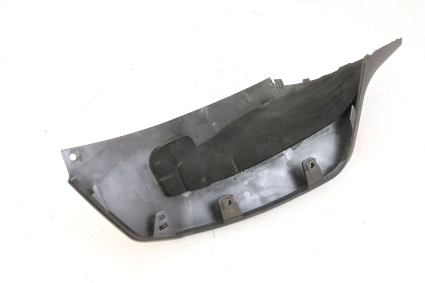 photo de BAJO CARENADO TRASERO DERECHA SUZUKI BURGMAN 650 (2013 - 2020)