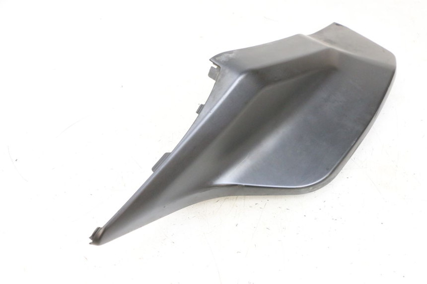 photo de BAJO CARENADO TRASERO DERECHA SUZUKI BURGMAN 650 (2013 - 2020)