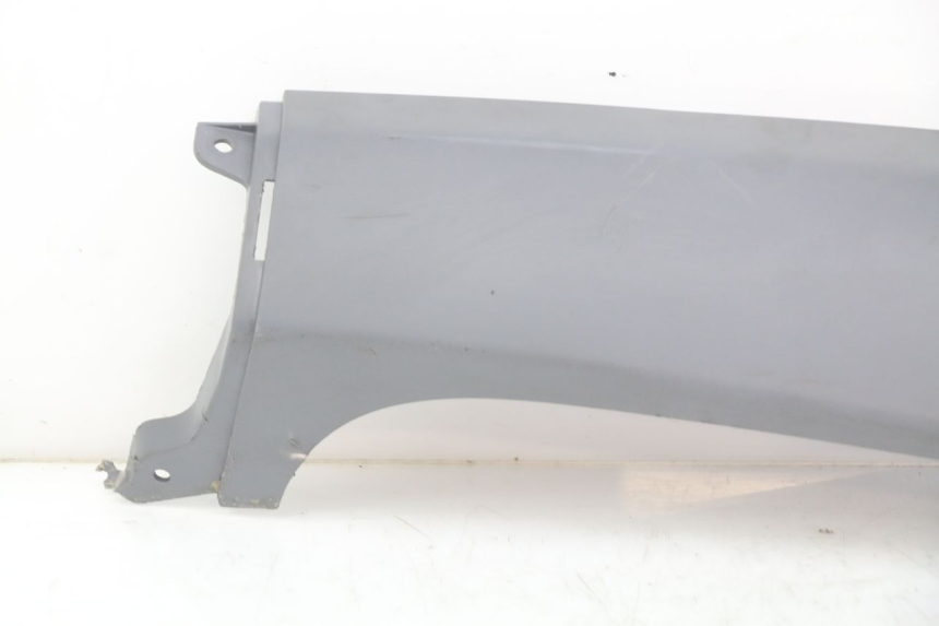 photo de FALDóN LATERAL TRASERO DERECHO HONDA FES PANTHEON 2T 125 (1998 - 2002)