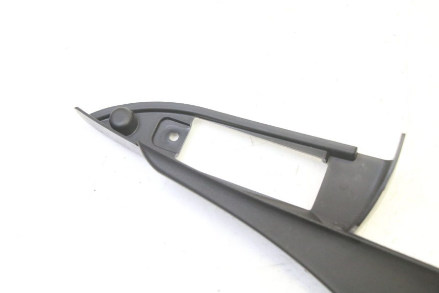 photo de BAJO CARENADO TRASERO DERECHA PIAGGIO MP3 HPE 310 (2024 - 2025)