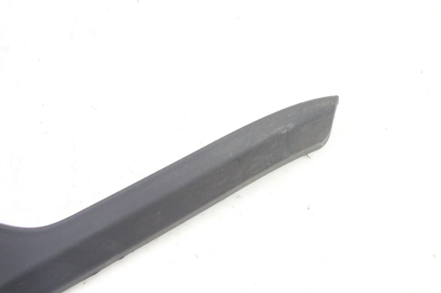 photo de BAJO CARENADO TRASERO DERECHA PIAGGIO MP3 HPE 310 (2024 - 2025)
