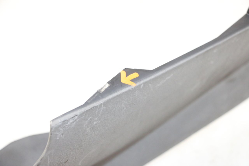 photo de BAJO CARENADO TRASERO DERECHA PIAGGIO MP3 RL 250 (2007 - 2010)