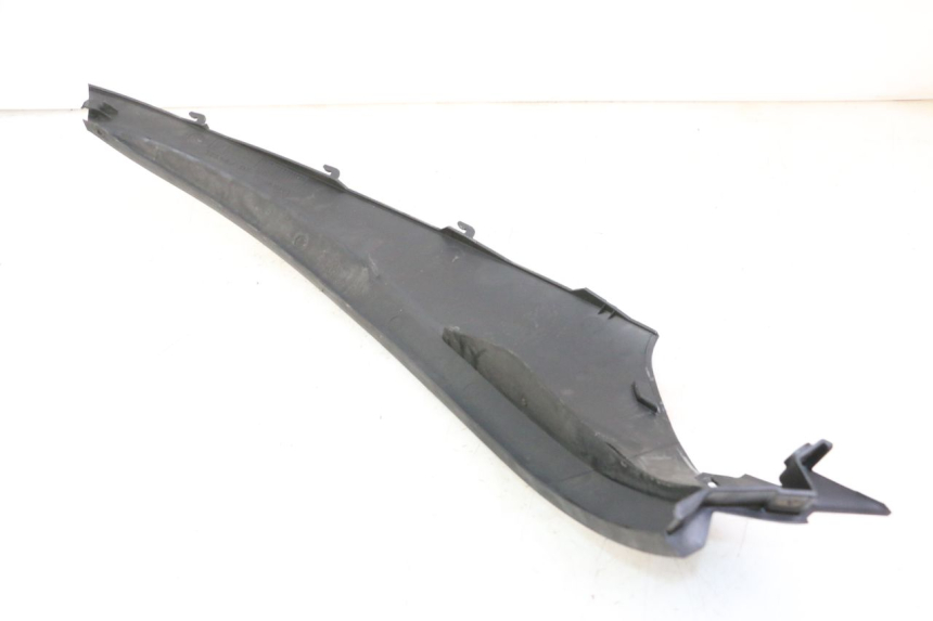 photo de BAJO CARENADO TRASERO DERECHA PIAGGIO MP3 RL 250 (2007 - 2010)