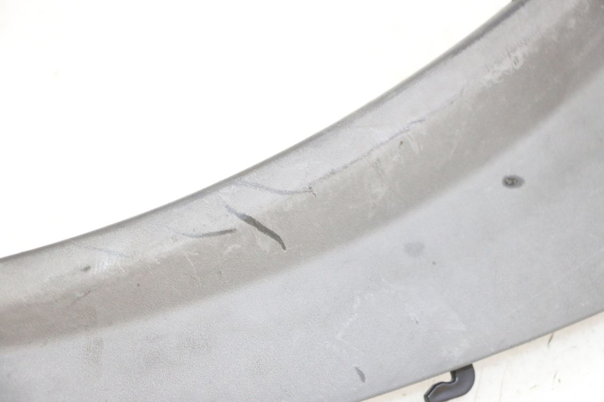 photo de BAJO CARENADO TRASERO DERECHA PIAGGIO MP3 RL 250 (2007 - 2010)