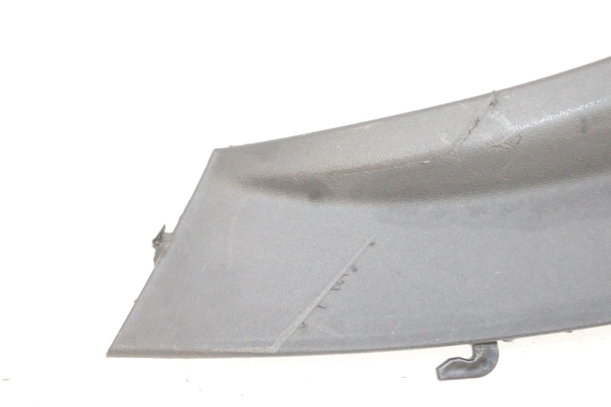 photo de BAJO CARENADO TRASERO DERECHA PIAGGIO MP3 RL 250 (2007 - 2010) - Estado de la superficie y material