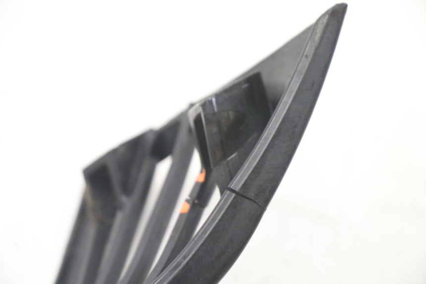 photo de FALDóN LATERAL TRASERO DERECHO PIAGGIO VESPA LX 2T 50 (2005 - 2013)