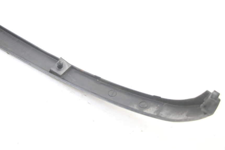 photo de FALDóN LATERAL TRASERO DERECHO PIAGGIO VESPA LX 2T 50 (2005 - 2013)
